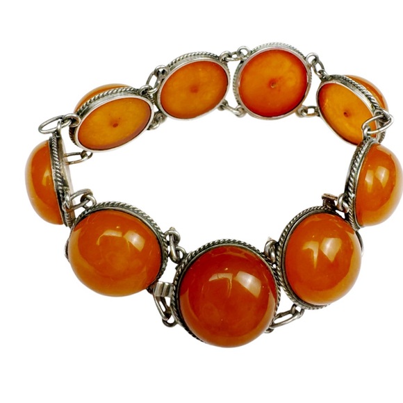 Continental Silver & Carnelian Link Bracelet - Picture 4 of 16